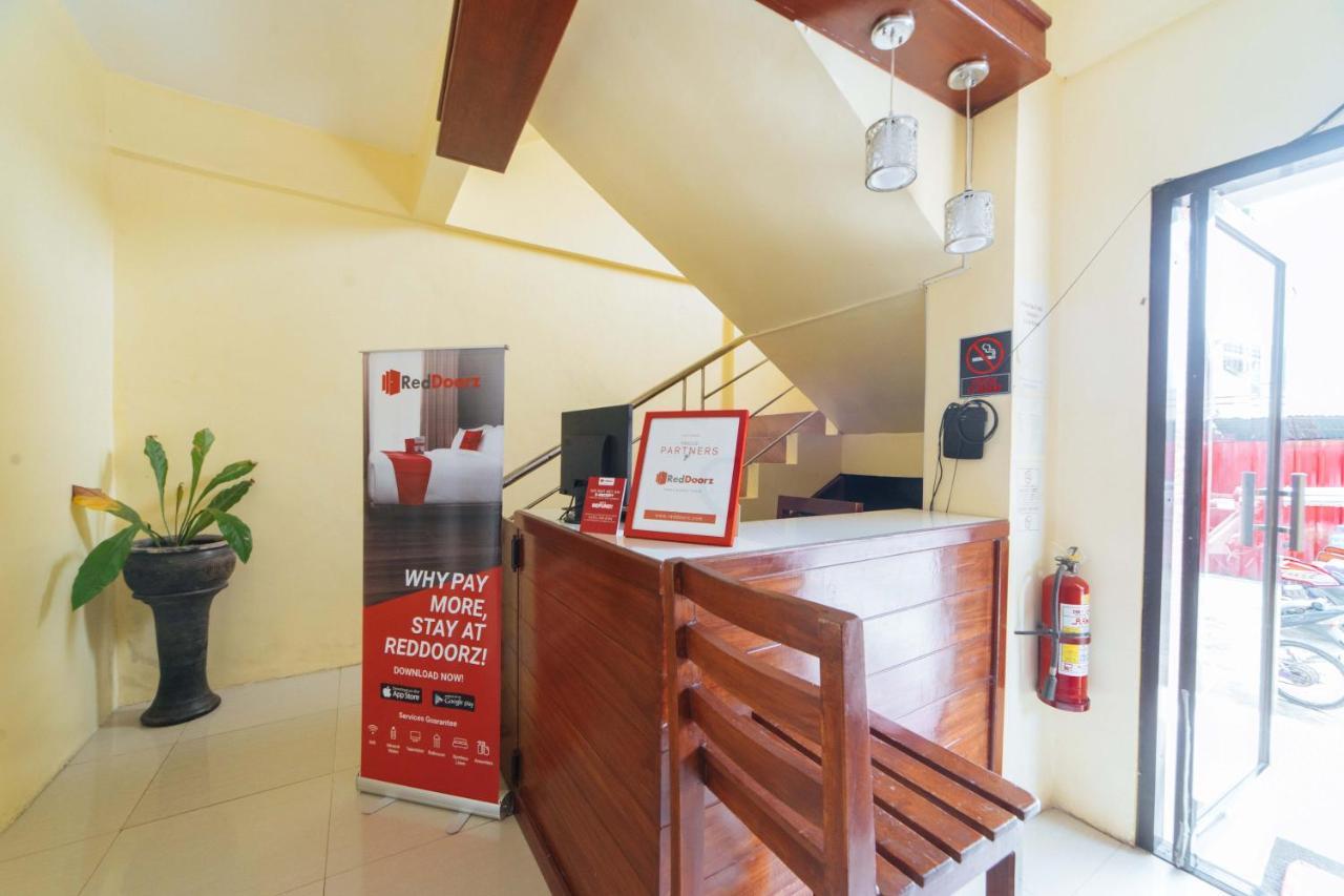 Reddoorz @ D Maagma Street Hotel Kalibo Ngoại thất bức ảnh