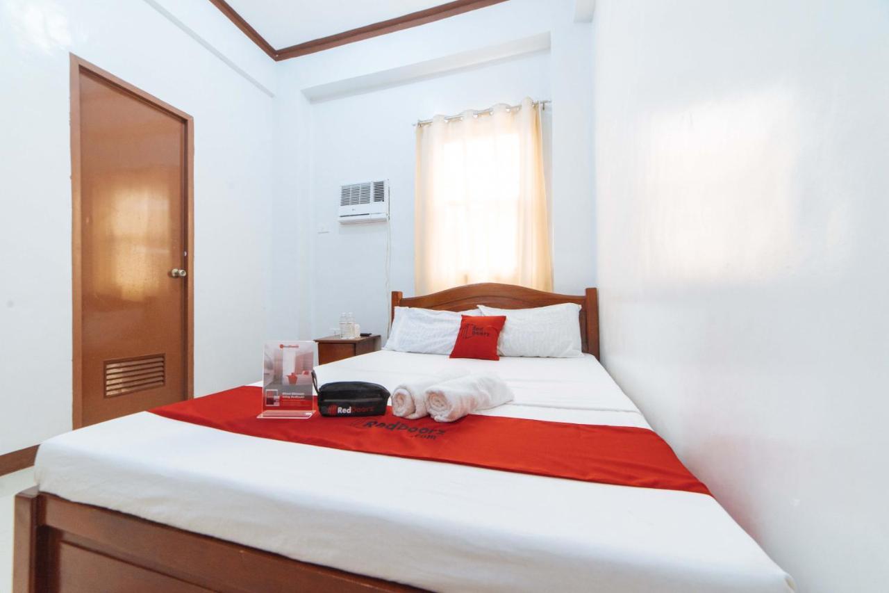 Reddoorz @ D Maagma Street Hotel Kalibo Ngoại thất bức ảnh
